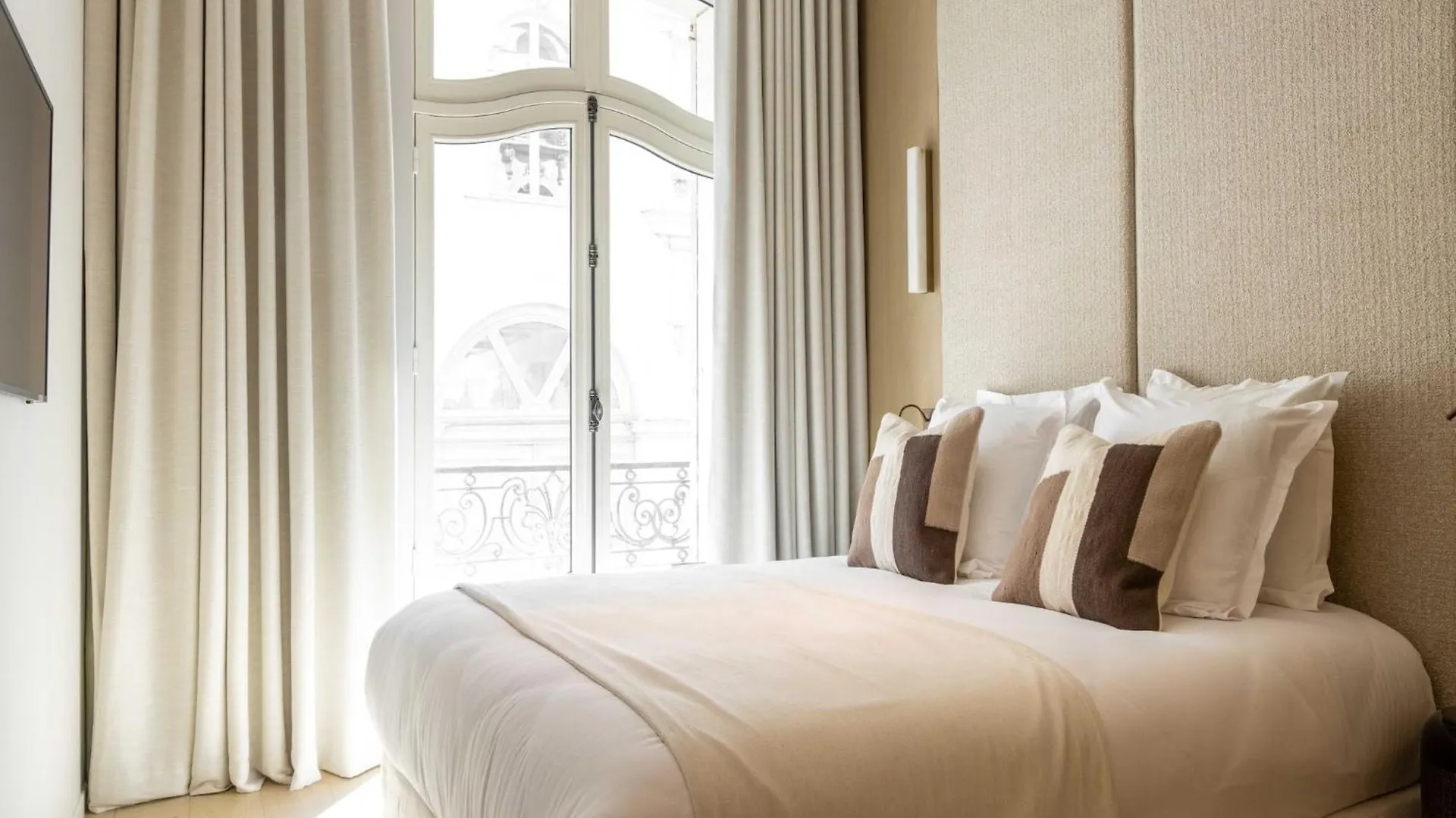 Luxury Flat -2Br 6P- Madeleine Saint Honore Paris Apartment