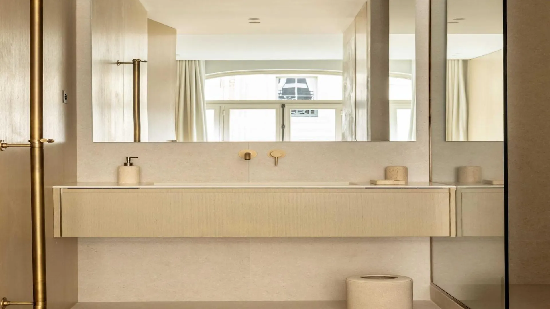Luxury Flat -2Br 6P- Madeleine Saint Honore 巴黎